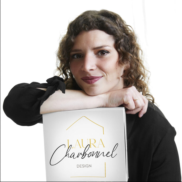 Laura SCHNELL CHARBONNEL